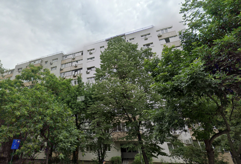 Stefan cel Mare x Barbu Vacarescu, Dinamo, 5 min. metrou Stefan cel Mare.